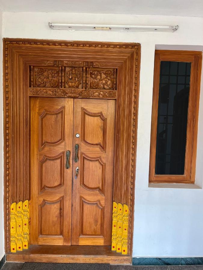 Tulip Villa 3Bhk 2Bhk And 1Bhk Located Near Chunnambar Boat House And Paradise Beach Pūrnānkuppam Extérieur photo