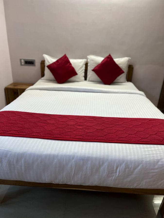 Tulip Villa 3Bhk 2Bhk And 1Bhk Located Near Chunnambar Boat House And Paradise Beach Pūrnānkuppam Extérieur photo